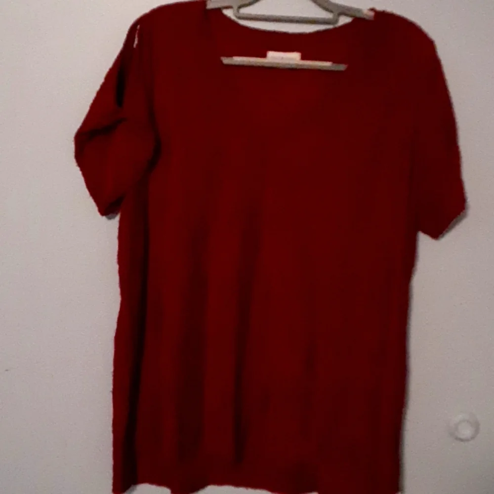 Peace and Pearls 1X burgundy red